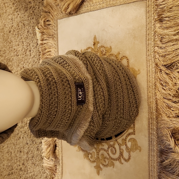 NEW UGG INFINITY SCARF AND HAT SETS - Picture 2 of 4